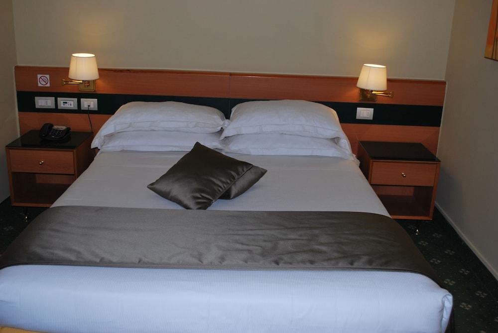 Bv Hotel Oly Róma Kültér fotó